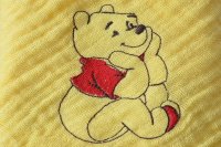 Nuschi mit Stickmuster Winnie-Pooh, 60x60 cm, reine Bio-Baumwolle