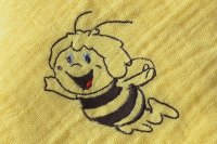 Nuschi mit Stickmuster Biene Maja, 60x60 cm, reine Bio-Baumwolle