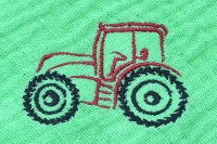 Nuschi mit Stickmuster Traktor, 60x60 cm, reine Bio-Baumwolle